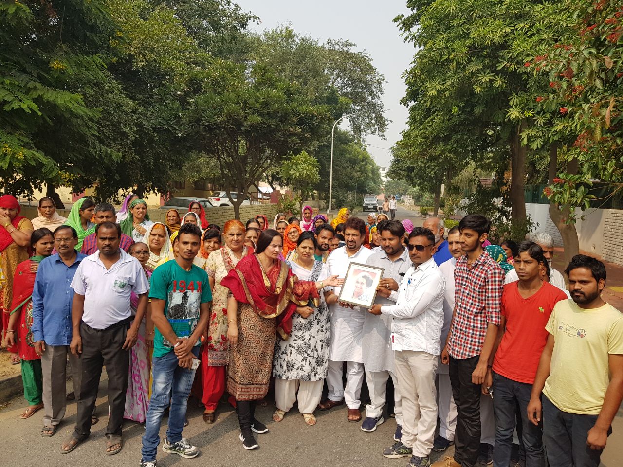 पार्षद डॉ. नीना राठी के कार्यालय पर इंदिरा गांधी को किया याद