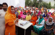 कांग्रेसी पार्षद नीना सतपाल राठी ने गैस के बढ़े दामों को लेकर प्रधानमंत्री मोदी का फूंका पुतला