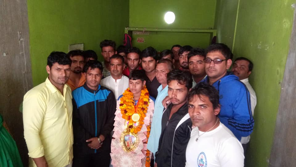 गऊ रक्षक सेना ने नेपाल में गोल्ड मैडल जीतने वाली बहादुर बेटी भारती को किया सम्मानित