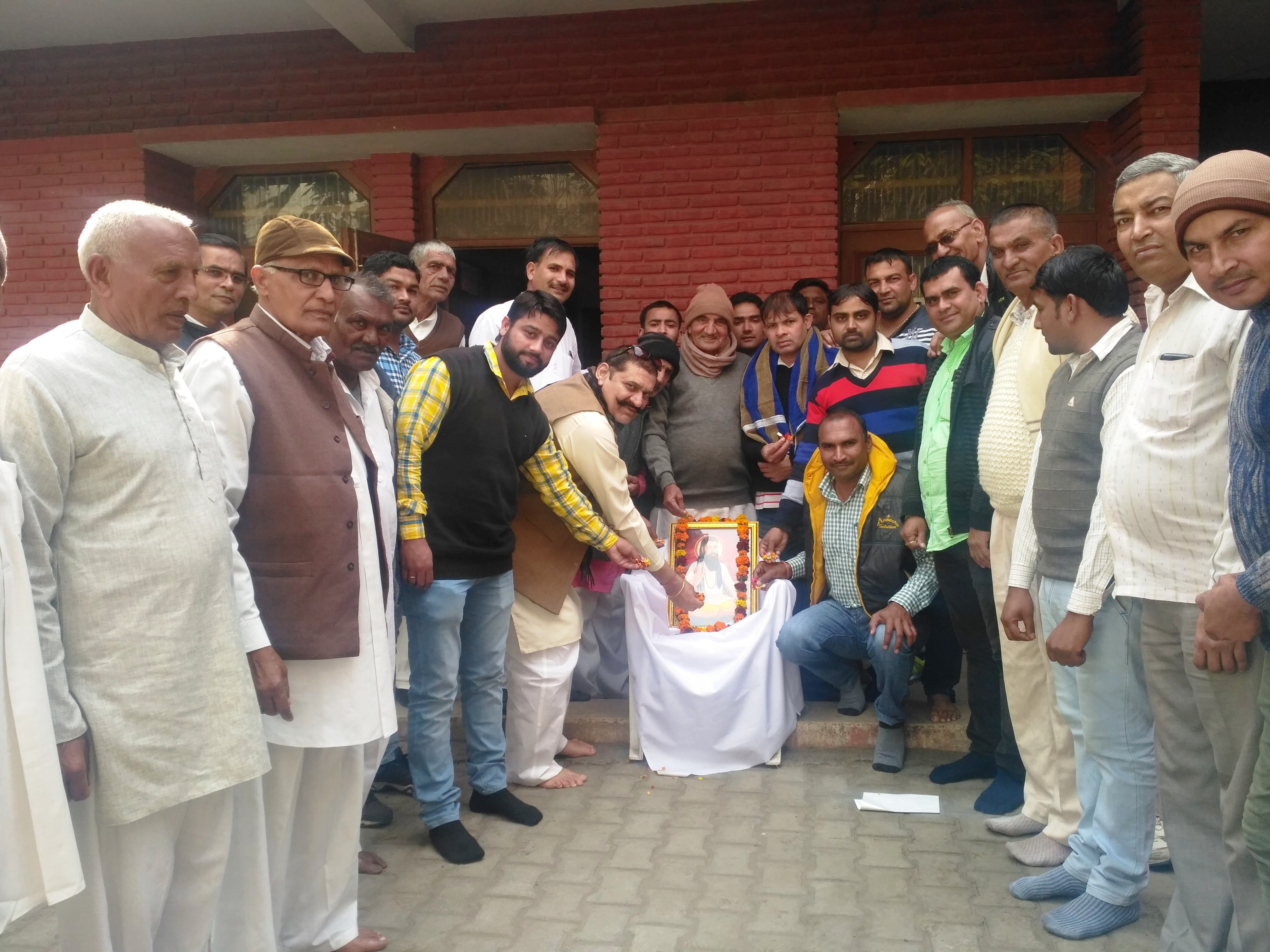 पूर्व विधायक राजेंद्र जून व कार्यकर्ताओं नेे किया गुरू रविदास को नमन