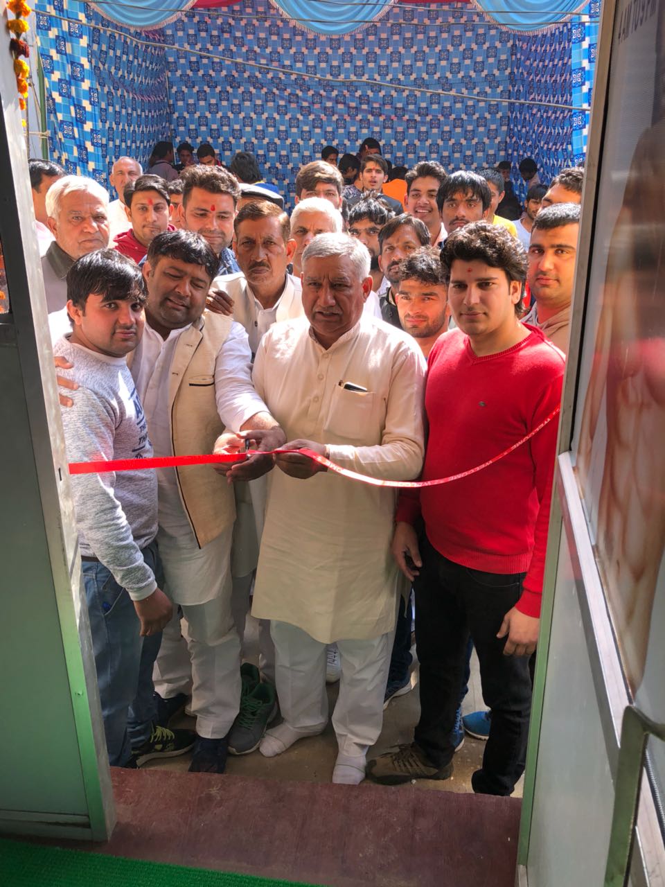 जीवन में आगे बढऩे के लिए शरीर का स्वस्थ होना जरूरी, कर्मबीर, इनेलो जिलाध्यक्ष कर्मबीर ने बराही रोड पर किया जिम का उद्घाटन