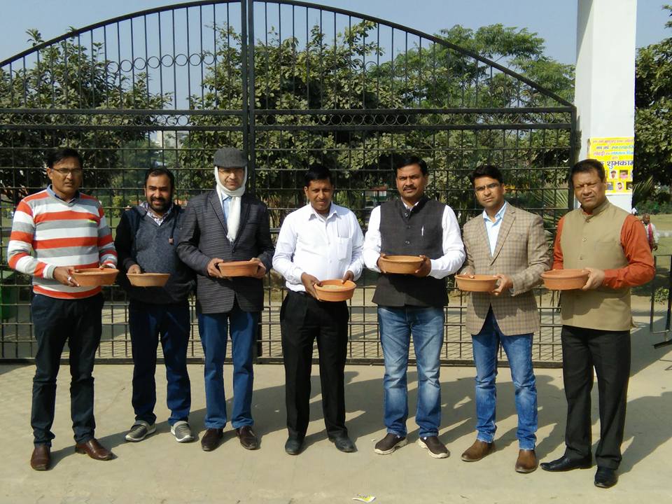 शहीद भगत सिंह पार्क में पक्षियों के लिए की दाना-पानी व्यवस्था की शुरूआत