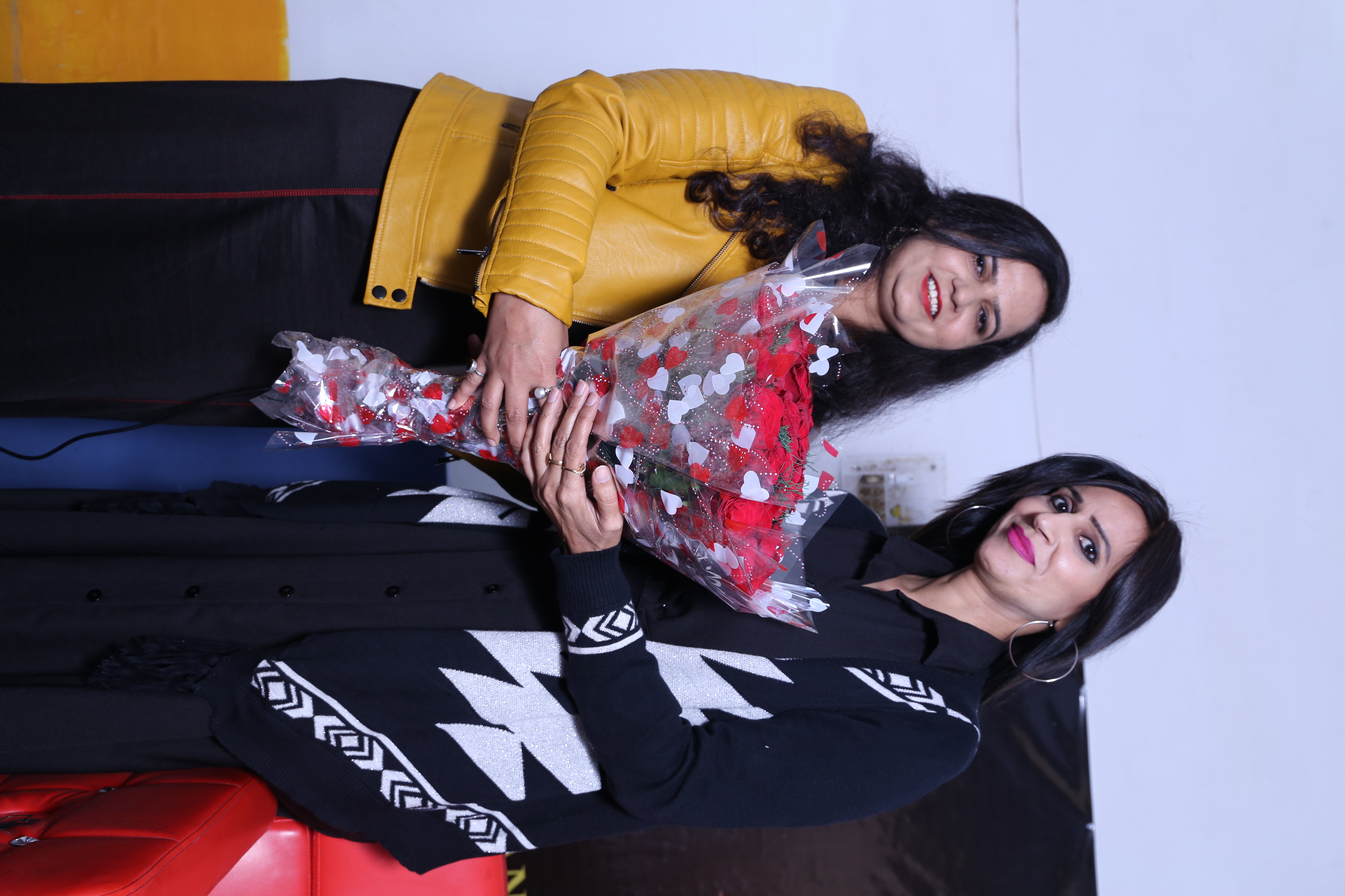 इंडियन नेशनल एसोसिएशन ऑफ मेक ऑवर आर्टिस्ट संस्था द्वारा नेताजी नगर  में किया गया वर्कशॉप का आयोजन ।