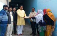 पार्षद सैनी ने सफाई कर्मचारिओं को वितरित की नई ड्रेस---सैनी