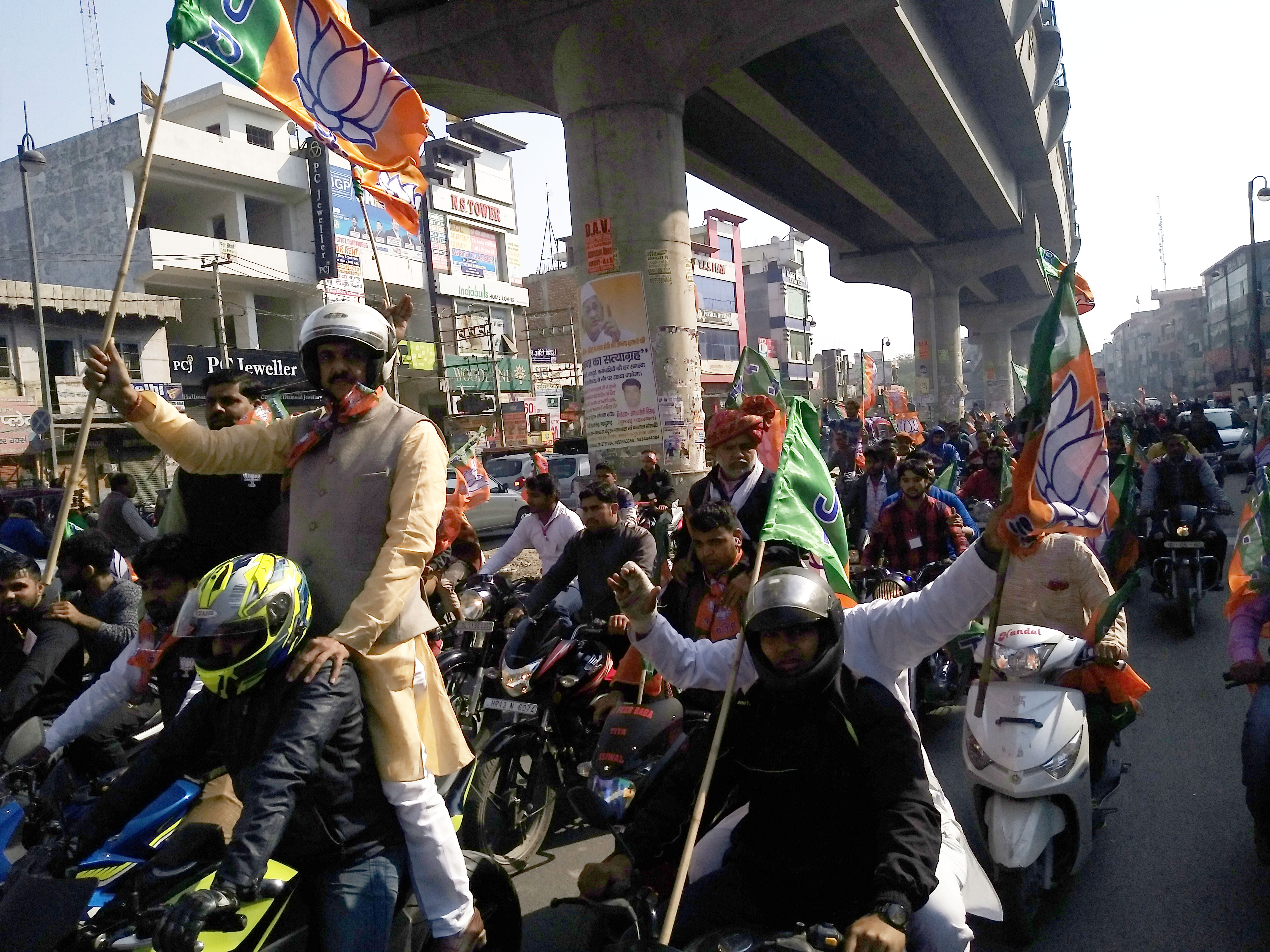 हजारों मोटरसाईकिलों के काफिले के साथ जींद पहुंचे जिलाध्यक्ष बिजेन्द्र दलाल