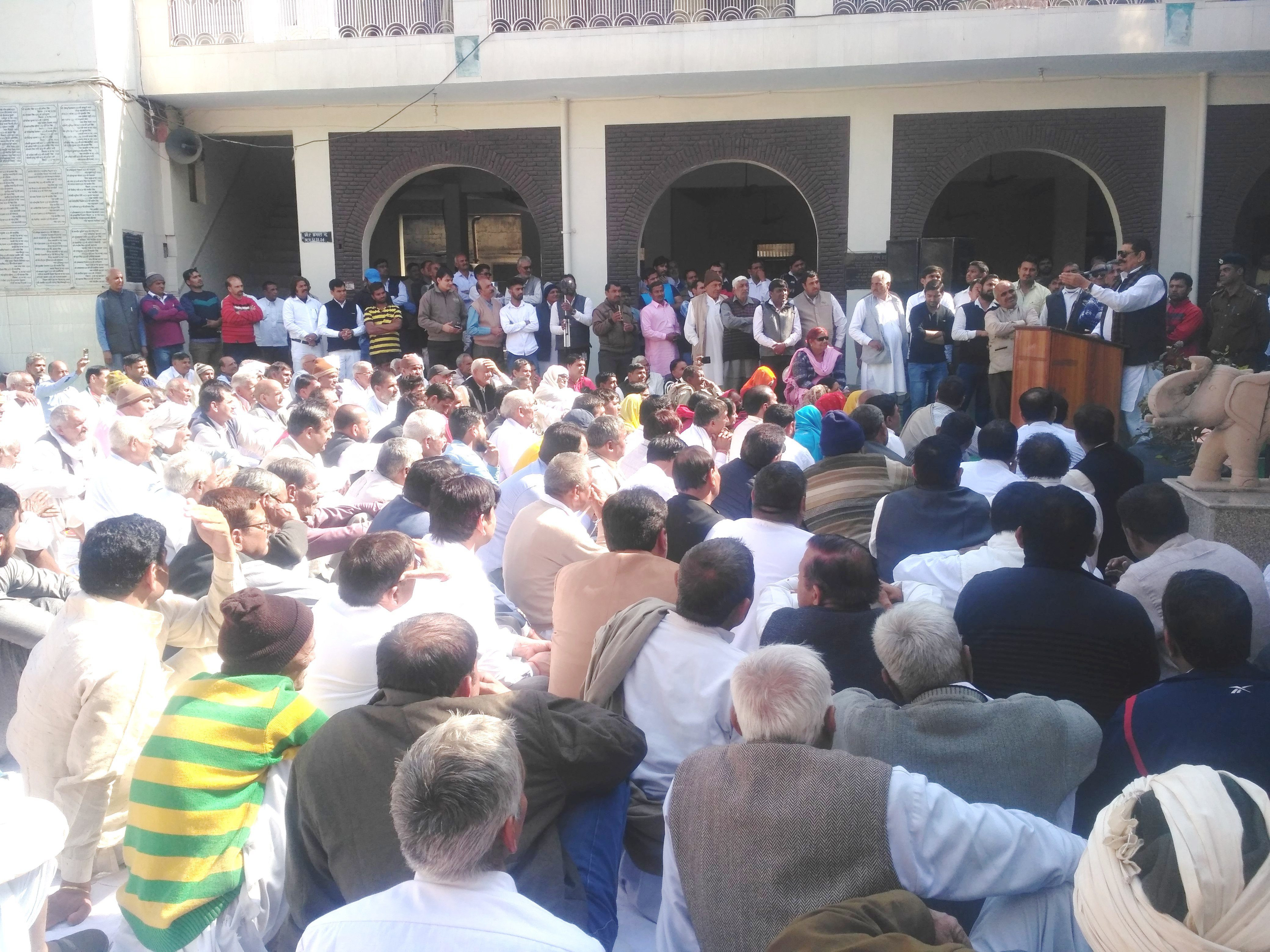 पूर्व विधायक राजेंद्र जून ने 11 फरवरी के कार्यकर्ता सम्मेलन को लेकर ली कार्यकर्ताओं की मिटिंग* कार्यकर्ता सम्मेलन में पूर्व सीएम भूपेंद्र हुड्डा व सांसद दीपेंद्र हुड्डा करेंगे शिरकत