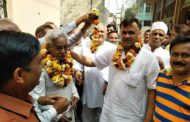 दयानंदनगर वार्ड 12 में गली नंबर 2 की अप्रोच गली का बुजुर्ग ने किया नारियल तोड़कर कर शुभारंभ
