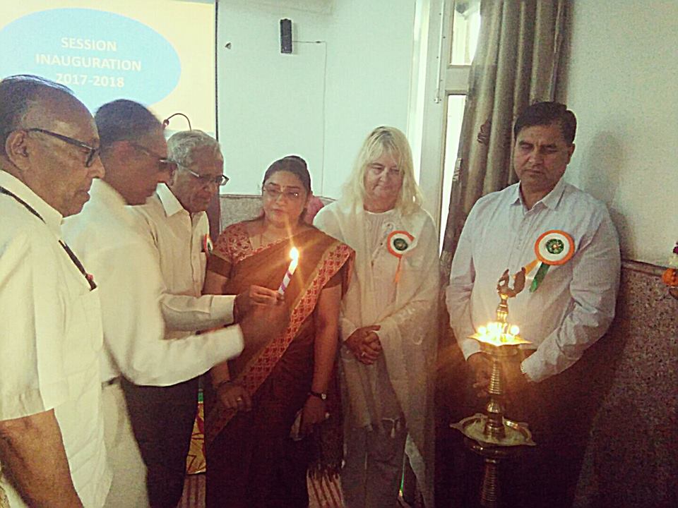 वैश्य आर्य कन्या विद्यालय में समकालीन भारतीय महिला लेखन विषय पर अंतरराष्ट्रीय सेमिनार का हुआ आयोजन
