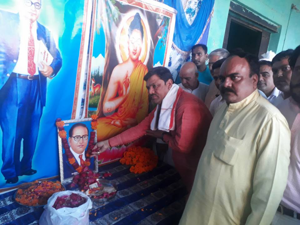 विधायक नरेश कौशिक ने खेड़ी जसौर में डा.भीमराव अंबेडकर को पुष्प अर्पित कर किया नमन - विधायक बोले, डा.अंबेडकर ने दिलाई भारतीयों को नई पहचान