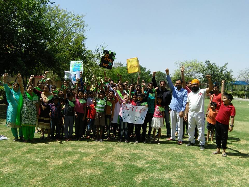 गीताश्री ने धरती दिवस पर निकाली रैली