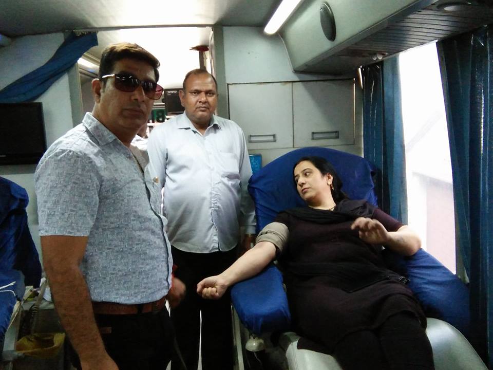 नेहरू पार्क स्थित चौड़ी गली में किया गया रक्तदान, आंखों की जांच तथा शुगर एवं ब्लड प्रेशर की जांच शिविर का आयोजन ।