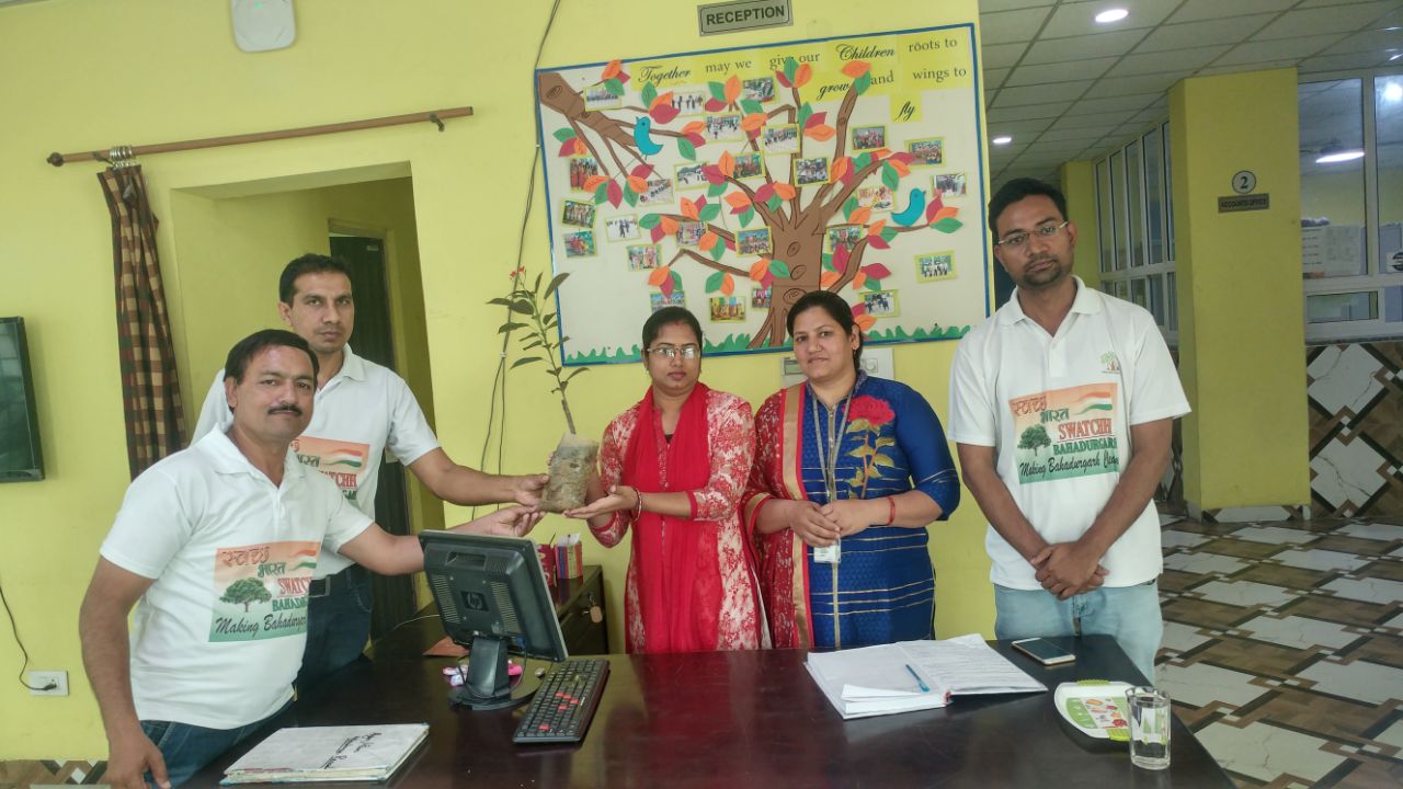 1 विद्यार्थी 1 पेड़ अभियान
