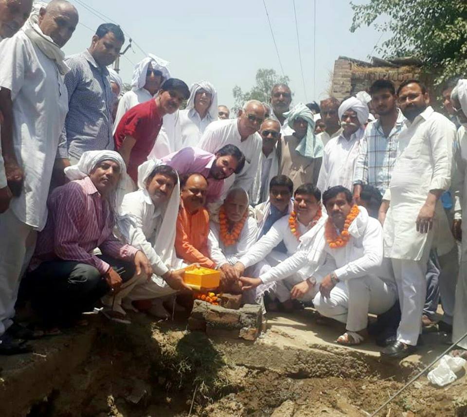 विधायक नरेश कौशिक ने लोवा खुर्द में करीब 90 लाख रूपए की विकास परियोजनाओं की रखी आधारशिला