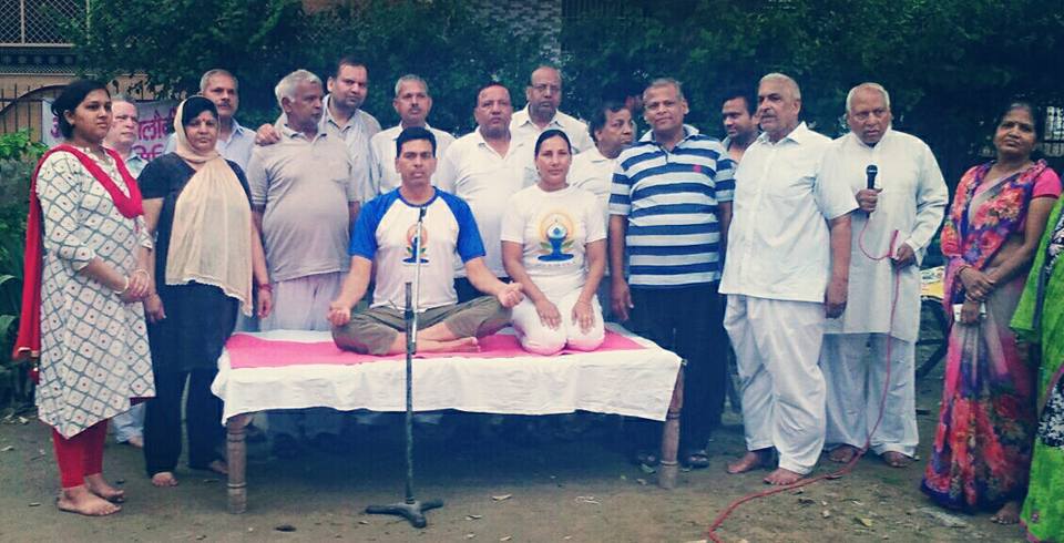 अग्रवाल कॉलोनी में अन्र्तराष्ट्रीय योग दिवस मनाया गया धूमधाम से ।