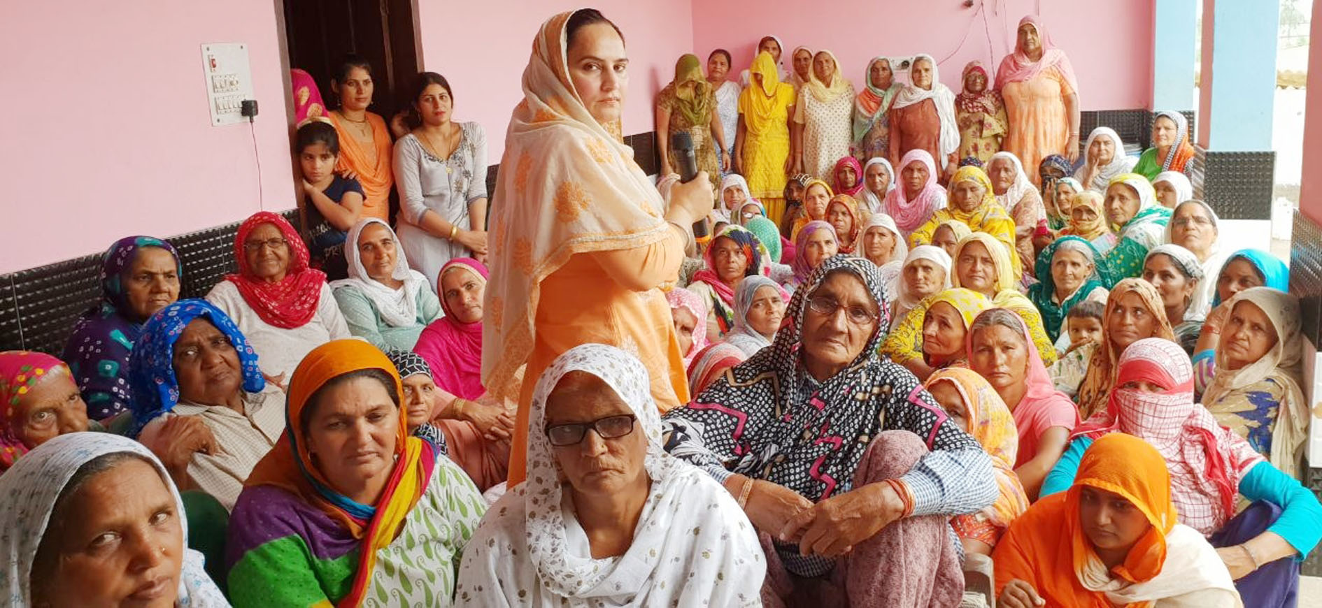 बहादुरगढ़ हलके में महिला शक्ति प्रोजेक्ट एप लांच 29 जुलाई को राज्यसभा सांसद एवं पूर्व केंद्रीय मंत्री कुमारी शैलजा सैनिक नगर सामुदायिक केंद्र से करेंगी इसकी शुरुआत -एप के जरिये कांग्रेस के राष्ट्रीय अध्यक्ष राहुल गांधी से सीधा संवाद कर सकेंगी महिला कार्यकर्ता -हरियाणा में इस महिला शक्ति प्रोजेक्ट एप लांचिंग की जिम्मेवारी राज्यसभा सांसद कुमारी शैलजा को -डा. नीना राठी ने एप लांचिंग समारोह के लिए मांडोठी व कई अन्य स्थानों पर जाकर दिया महिलाओं को दिया न्यौता
