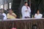 कारोबारी लोग तो केवल काम की बातें करते हैं...