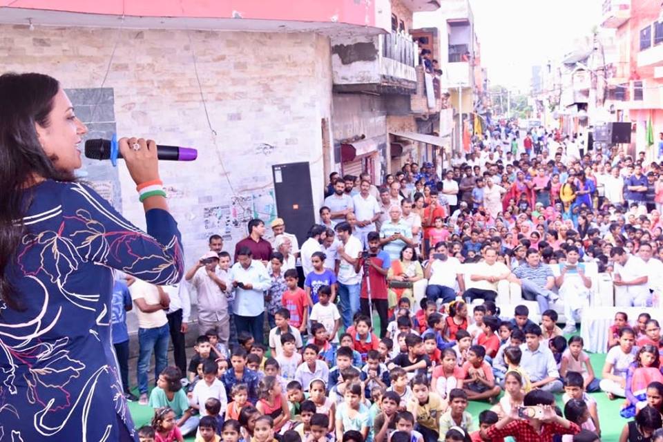 राहगीरी : अपनी राहें -अपनी आजादी : लाइनपार बहादुरगढ़ में सन-डे बना फन-डे  विधायक नरेश कौशिक और डीसी सोनल गोयल ने आमजन के साथ राहगिरी में निभाई भागीदारी  - डीसी सोनल गोयल ने दी प्रेरक सोंग की बेहतरीन प्रस्तुति