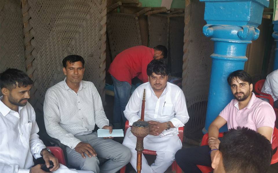 रिकॉर्ड तोड़ होगी नरवाना की बदलाव रैली युवा कांग्रेसी नेता दीपक देसवाल ने गांवों का दौरा कर दिया लोगों को रैली में पहुंचने का निमंत्रण