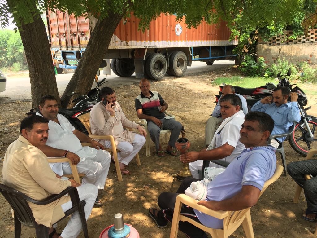 पूर्व सीएम भूपेंद्र सिह हुड्डा की 8 जुलाई बहादुरगढ़ जनसभा के लिए पूर्व नप प्रधान रवि खत्री ने दिया निमंत्रण  -मेट्रो में सवार होकर बहादुरगढ़ पहुंचंगे पूर्व सीएम भूपेंद्र सिह हुड्डा  -2019 में प्रदेश में  बनेगी कांग्रेस सरकार,भूपेंद्र सिंह हुड्डा होंगे प्रदेश के मुख्यमंत्री : रवि खत्री