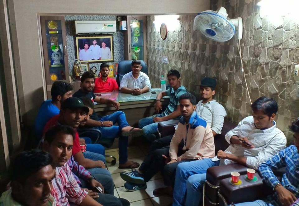 इनेलो नेता भाई संजय दलाल के कार्यालय पर इनसो की मीटिंग।