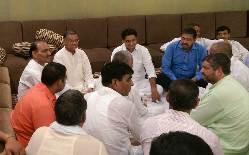 सांसद दीपेंद्र हुड्डा ने स्व. उमराव सिंह को दी श्रद्धांजलि