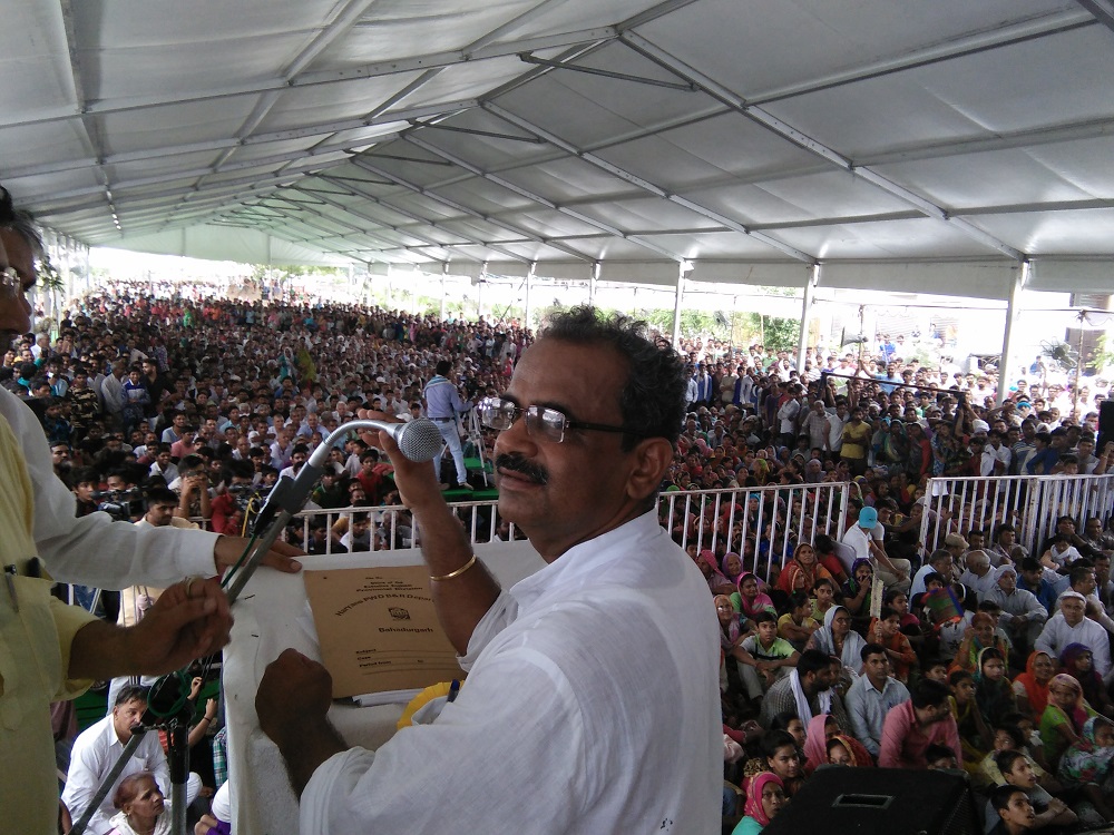 पूर्ण उत्तरी बाईपास की मांग के लिए लाइनपार विशाल धरना प्रदर्शन बना ऐतिहासिक : सतीश छिकारा  लोग हजारो की संख्या में धरना प्रदर्शन में समर्थन देने पहुंचे मैं उनका आभार जताता हूँ : सतीश छिकारा  संघर्ष समिति अध्यक्ष सतीश छिकारा बोले, बहादुरगढ़ की जनता की आवाज पहुंचेगी केंद्र सरकार तक