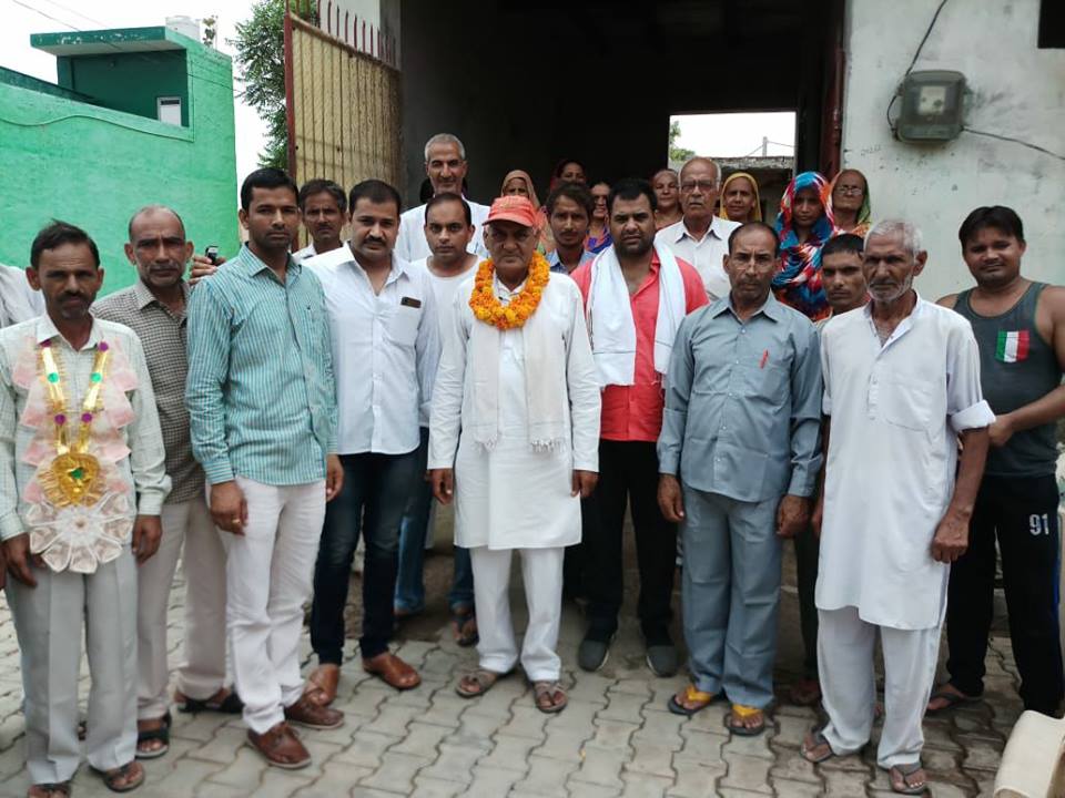 हाईटेंशन लाइन हटवाने पर संघर्स समिति प्रधान वज़ीर राठी के साथ साथ सभी पार्षदो का किया धन्यवाद।