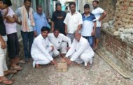वार्ड-1 के विकास नगर की गली नंबर-12 के निर्माण कार्य का शुभारंभ पार्षद संदीप ने वार्ड के बुर्जुग पंडित राजेंद्र के कर कमलों से करवाया।