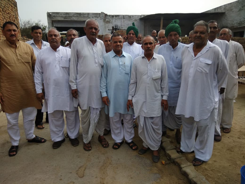 जन जागरण अभियान के तहत पूर्व विधायक नफे सिंह राठी ने किया आसौदा गांव का दौरा ।