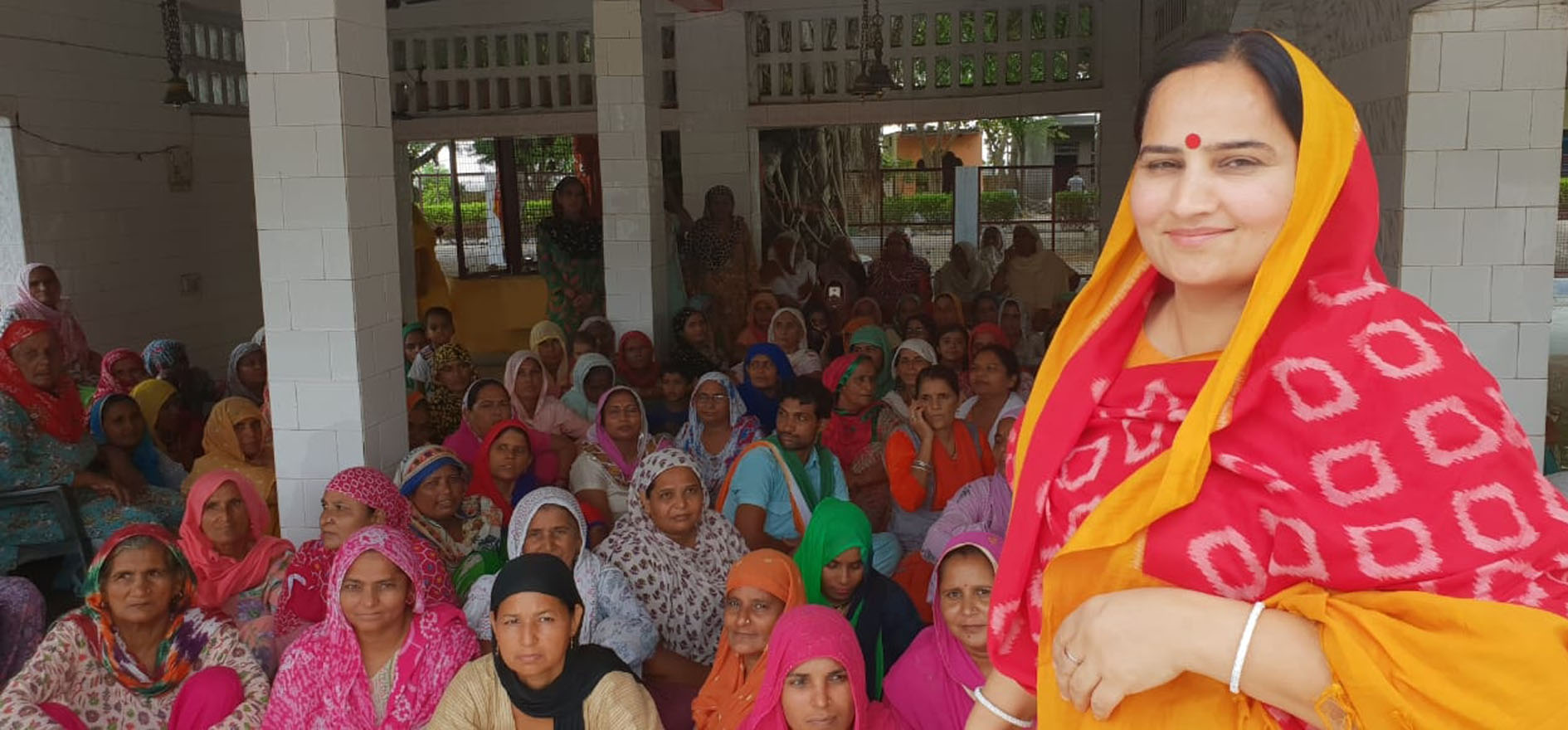दिल्ली में होने वाले कांग्रेस महिला अधिकार सम्मेलन में बढ़चढ़ कर भाग लेंगी कार्यकर्ता : डा. नीना सतपाल राठी - प्रदेश महिला कांग्रेस महासचिव प्रशासनिक इंचार्ज डा. नीना सतपाल राठी ने कई गांवों का दौरा कर दिया महिलाओं को न्यौता -पहली बार महिलाओं के लिए अलग से घोषणा पत्र पर होगी सम्मेलन में चर्चा