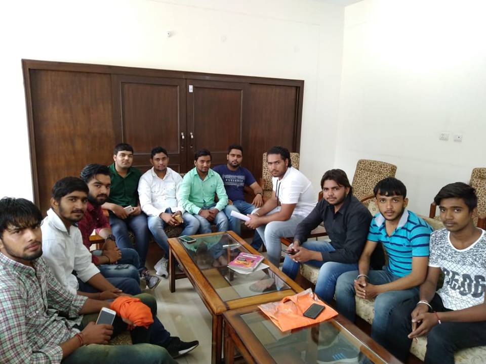 एनसयूआई प्रदेश सचिव सिकन्दर ने छात्र संघ चुनाव को लेकर पीडब्ल्यूूडी रेस्ट हाउस में की इस मीटिंग।