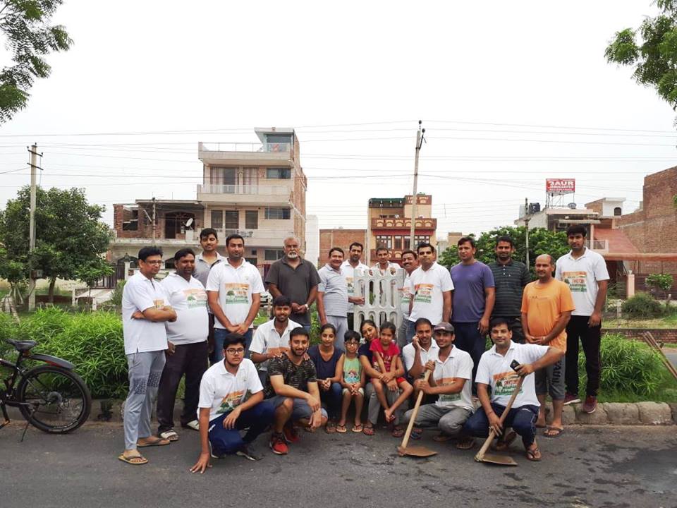 क्लीन एंड ग्रीन एसोसिएशन द्वारा फ्रेंडशिप डे पर किया गया  पौधारोपण ।