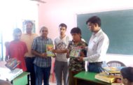 बाबा गंगाराम धाम भगत समिति दिल्ली की ओर से मॉडर्न सीनियर सेकेंडरी स्कूल में दिव्यांग बच्चों को पजल गेम, ब्लॉक कलर पेंसिल एवं पेंसिल कलर, इंग्लिश वर्णमाला एवं खेल का सामान किया गया वितरित ।