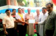 विश्व हिन्दू परिषद् के 55वें स्थापना दिवस पर रविवार को अयोध्यापुरी किला मौहल्ला के बजरंग मंदिर में किया गया रक्तदान शिविर का आयोजन ।