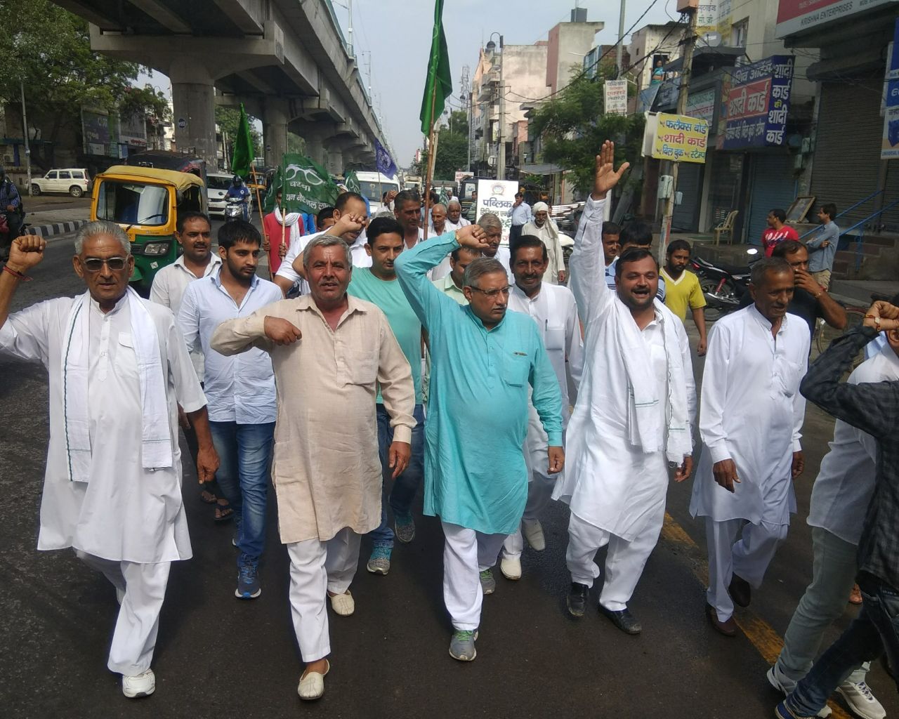 भाजपा ने राहत देने के नाम पर सभी वर्गों को किया बर्बाद: कर्मबीर * जोन 3 के इनेलो बसपा नेताओं ने बंद सफल पर जताया आभार