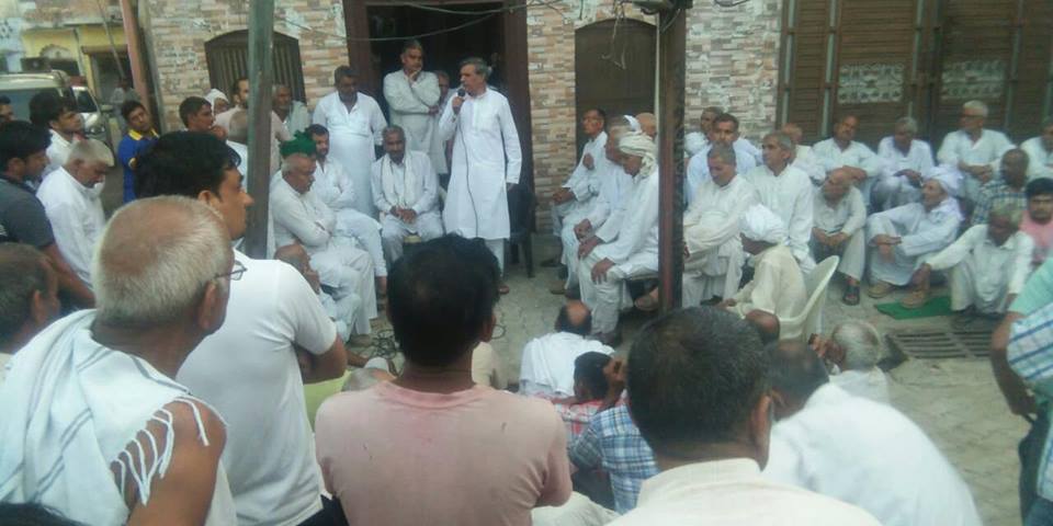 रमेश दलाल ने दिया 21 अक्टूबर की जनसभा का निमंत्रण - भाजपा राज में महँगाई चरम पर, जनता हो रही हैं परेशान: रमेश दलाल - रमेश दलाल बोले, महिलाओ को सुरक्षा देने में भाजपा सरकार हो रही नाकाम साबित - 2019 में देश व प्रदेश बनेगी में इनेलो-बसपा गठबंधन की सरकार