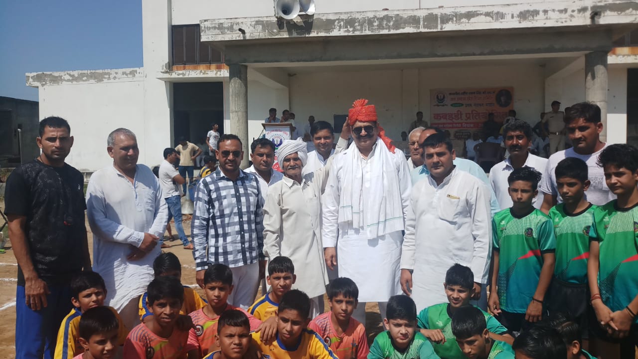 खेलों में बढ़चढ़ कर भाग लें युवा: राजेंद्र जून * निलोठी में हुआ नेशनल स्टाईल कबड्डी प्रतियोगिता का आयोजन * कारगील शहीद श्याम सिंह का याद में किया हुई कबड्डी प्रतियोगिता