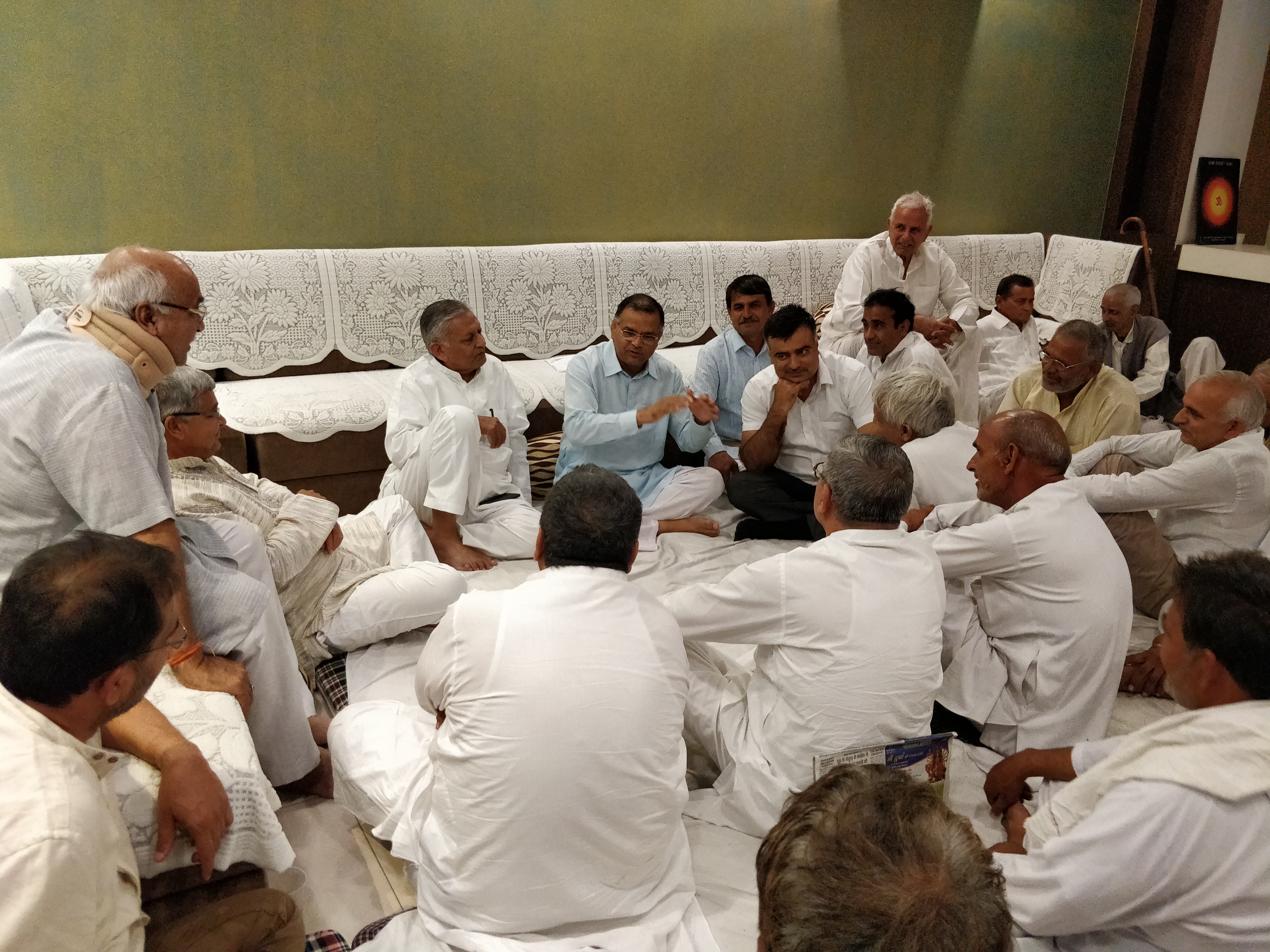 इनेलो कार्यकारिणी ने वरिष्ठ इनेलो नेता व पूर्व विधायक नफे सिंह राठी की माता के निधन पर प्रकट किया शोक ।