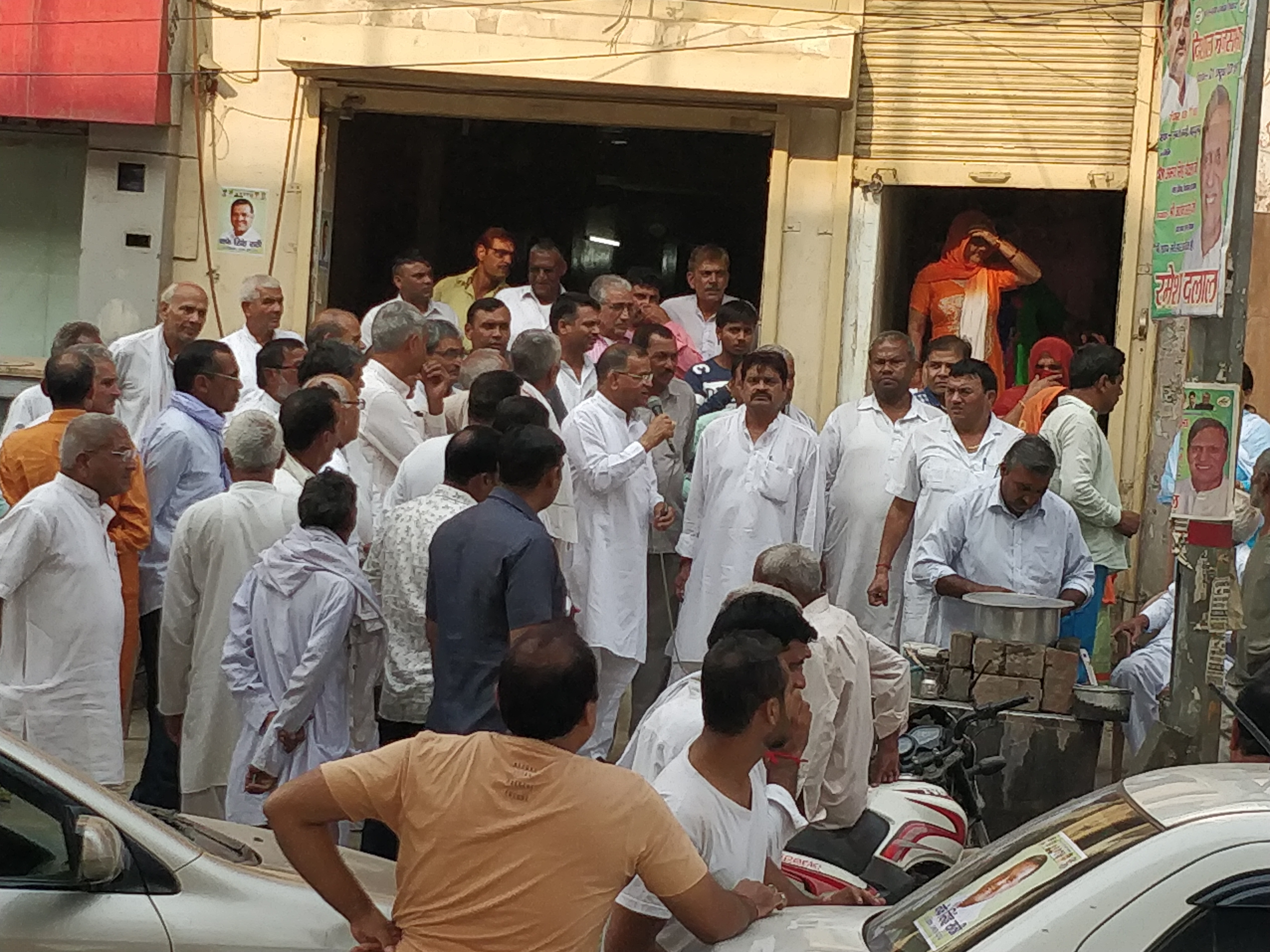 पूर्व विधायक नफे सिंह राठी ने रविवार को झज्जर में हुई पदाधिकारियों व कार्यकर्ताओं की बैठक का सफल बनाने के लिए सभी पदाधिकारियों व कार्यकर्ताओं का प्रकट किया हार्दिक आभार ।