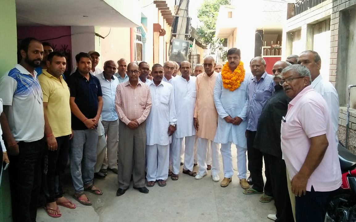 किसान मसीहा सर छोटूराम की प्रतिमा अनावरण अवसर पर होगी एतिहासिक रैलीः- बिजेन्द्र दलाल,  शहर की कालोनियों में जाकर दिया लोगों को रैली का निमंत्रण,  सर छोटूराम के आदर्शो पर चलते हुये किसानों के कल्याण में जुटी भाजपा सरकार