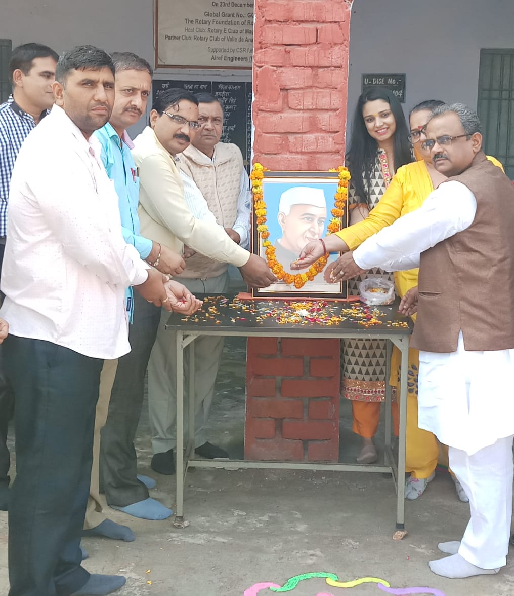 पूर्व जिला परिषद चेयरमैन सतीश छिकारा ने बच्चो के साथ धूमधाम से मनाया बालदिवस,   बाल श्रम कानून को मुस्तैदी से लागू करने की मांग : सतीश छिकारा,   सतीश छिकारा ने बालदिवस पर बच्चों को पीने के पानी की टंकी की समर्पित,  बच्चे देश का भविष्य : सतीश छिकारा बोले, उनको प्यार और देखभाल जरूरी ताकि अपने पैरों पर खड़े हो सकें
