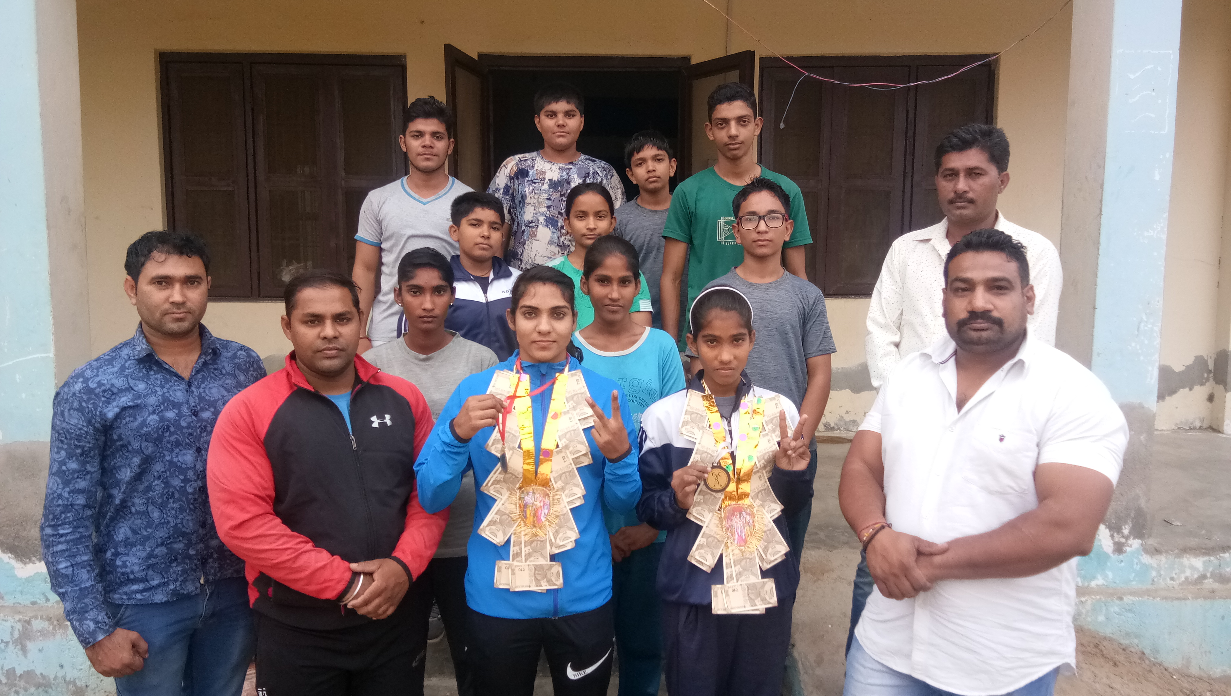 दीपिका ने हरियाणा स्टेट वेटलिफ्टिंग चैंपियनशिप में हासिल किया स्वर्ण पदक, बेस्ट लिफ्टर के खिताब से नवाजी गई दीपिका।