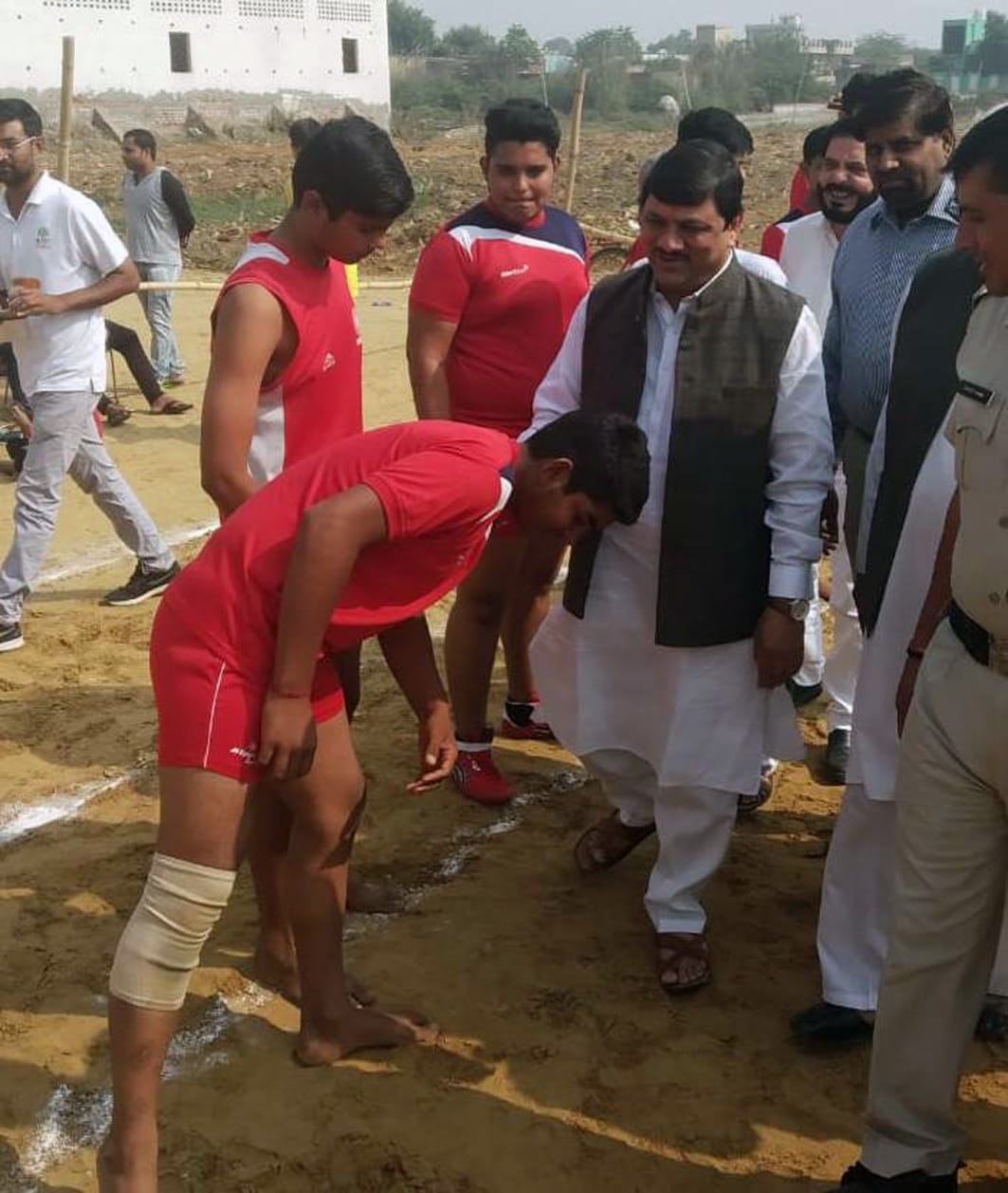 *खेल स्पर्धओं में भागीदारी देती है जीवन में आगे बढऩे की सीख : कौशिक* - *गांव सांखौल में कबड्डïी प्रतियोगिता के खिलाडिय़ों को किया विधायक नरेश कौशिक ने प्रोत्साहित*