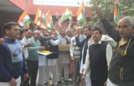 पूर्व विधायक कार्यालय में कांग्रेस कार्यकर्ताओं ने मनाया जीत का जश्न * कार्यकर्ताओं ने लड्डू बांटकर व आतिशबाजी कर मनाई खुशी