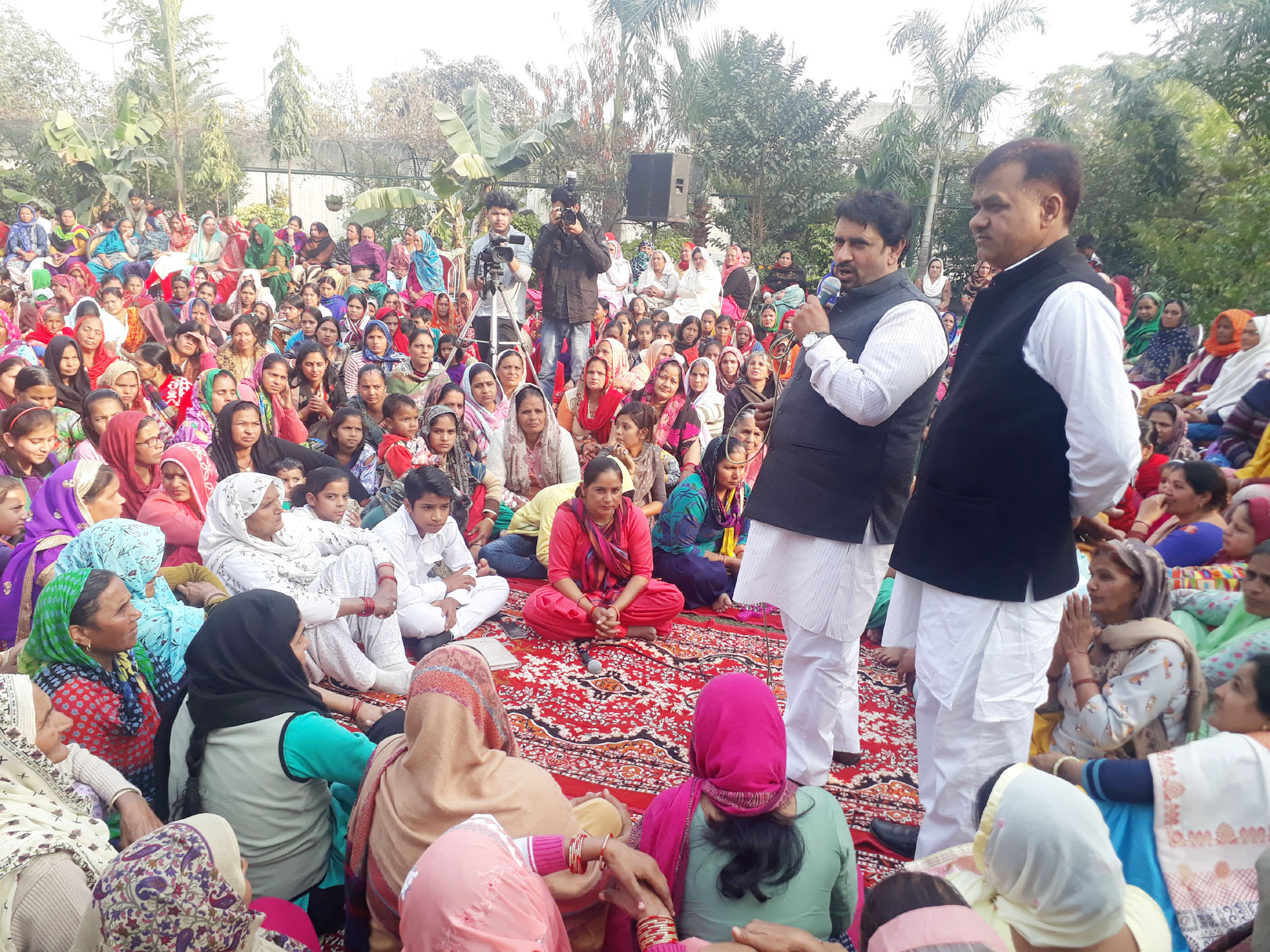 डॉ. नीना सतपाल राठी के कार्यालय पर बुधवार को नववर्ष, लोहड़ी व मकर सक्रांति के उपलक्ष्य में भजन कीर्तन व महिला कार्यकर्ता सम्मेलन का हुआ आयोजन ।