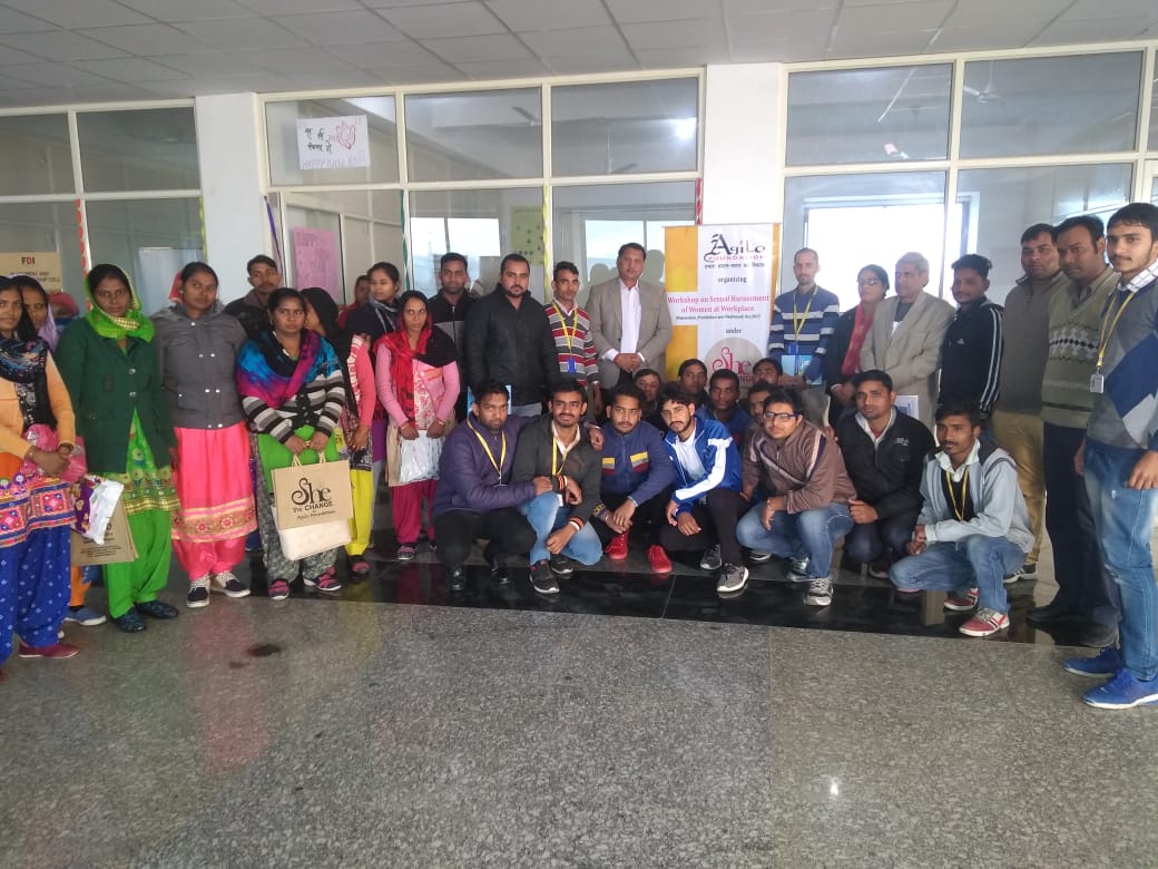 एचएसआईआईडीसी सेक्टर 4 स्थित फुटवियर कौशल विकास केंद्र में प्रशिक्षणार्थियों एवं कर्मचारियों को कार्यस्थल पर महिला यौन उत्पीड़न बारे कार्यशाला का किया गया आयोजन।