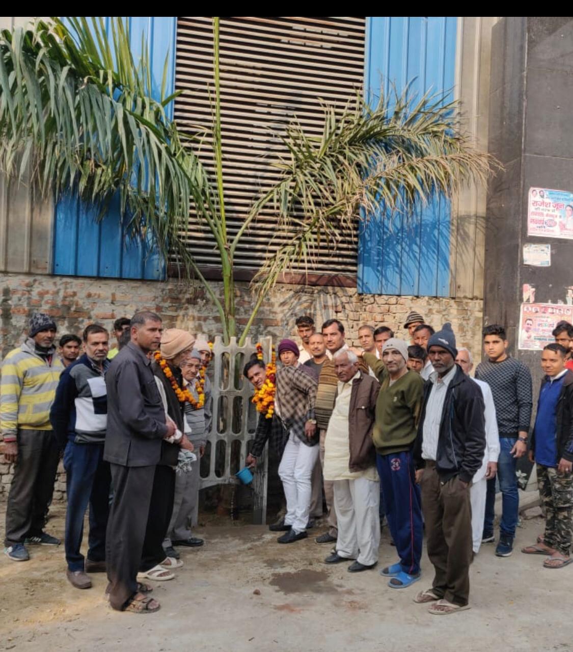 औद्योगिक क्षेत्र के प्रदूषण से बचने के लिए वार्ड 18 में लगाए जाएंगे पाम व अशोक के पेड़- पूरे वार्ड की मुख्य गलियों में करीब 8 लाख रुपये की लागत से लगाए जाएंगे ट्री गार्ड समेत पेड़- वार्ड के पार्षद युवराज छिल्लर ने की पूरे शहर में अनूठी पहल