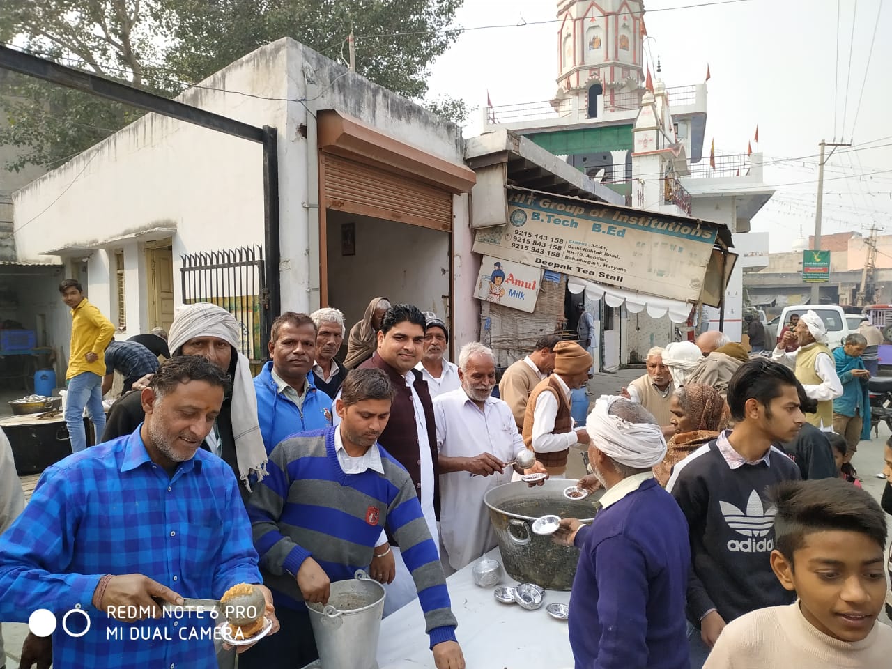 सैनीपुरा में हुआ चौगान माता का भंडारा,वार्ड पार्षद सैनी ने किया लोगो को प्रसाद वितरित--सैनी*