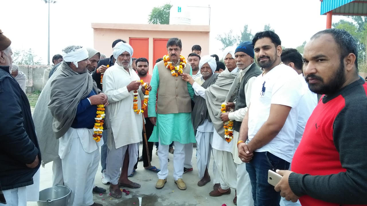 71 लाख 59 हजार की लागत से आसौदा सिवान में बनेगा सामुदायिक भवन और कुश्ती हॉल, भाजपा जिलाध्यक्ष बिजेन्द्र दलाल ने किया निर्माण कार्य का शिलान्यास, बिजेन्द्र दलाल ने कहा शहरों जैसी सुविधायें गांवों में भी दे रही भाजपा सरकार, ग्रामीणों ने फूलमालाओं से किया गांव के बेटे का स्वागत