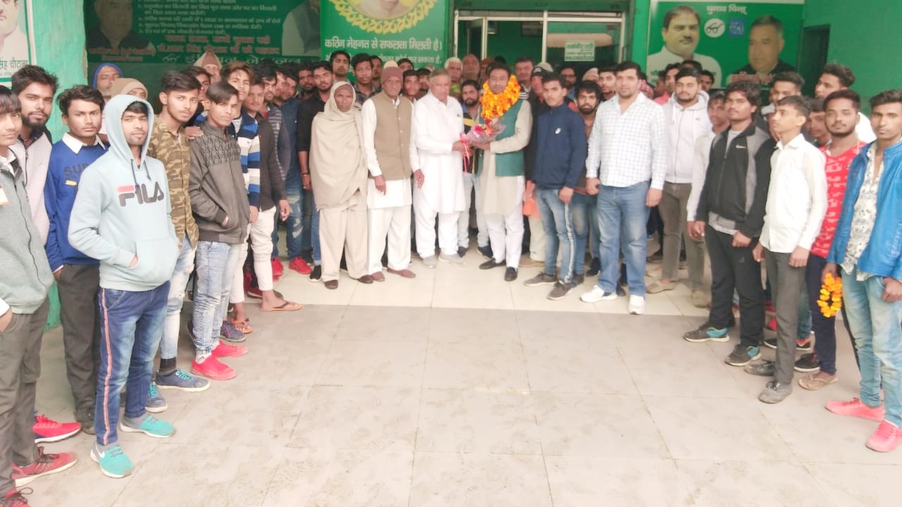 नवनियुक्त इनेलो युवा शहरी अध्यक्ष प्रवीन का कार्यकर्ताओं ने किया जोरदार स्वागत